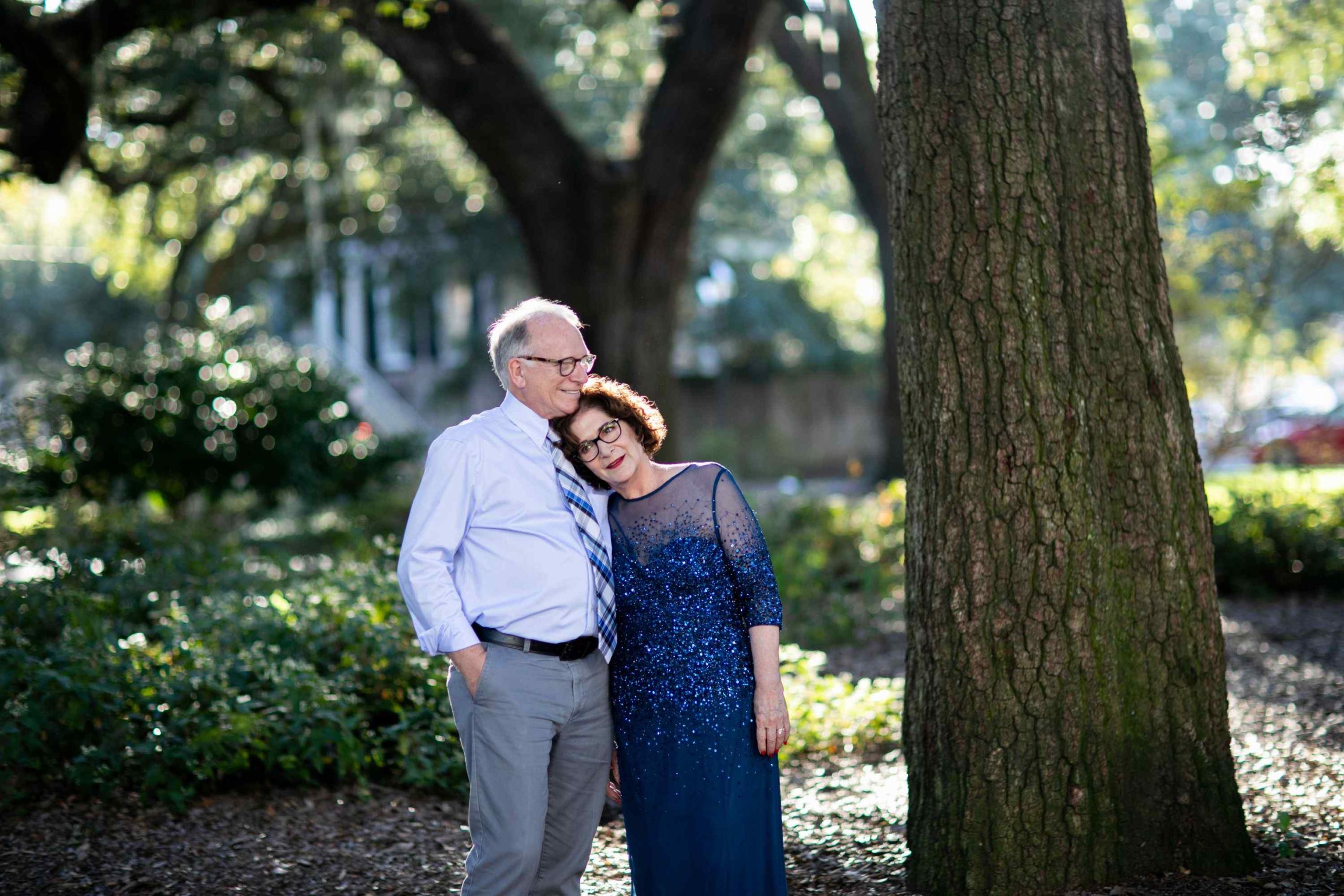 couples glamour portrait outside in Savannah
